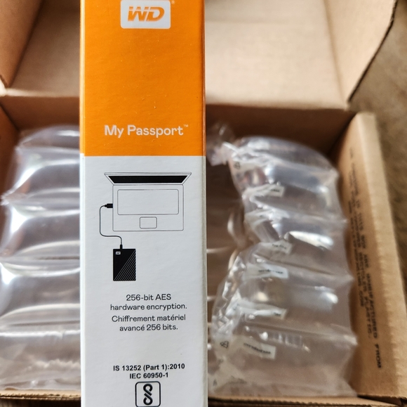 Western Digital My Passport 2tb hard drive portable black nwt - Picture 4 of 6